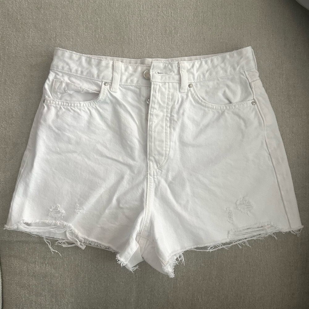 white zara jean shorts size 6